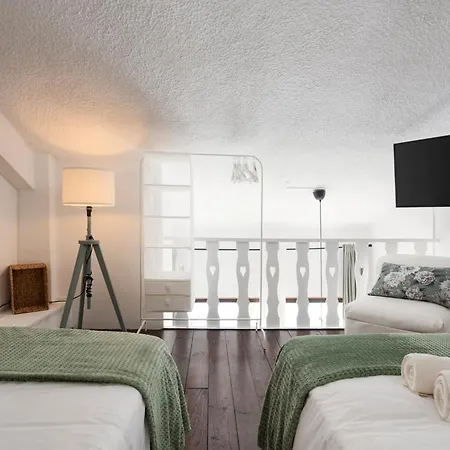 Appartement Marina Club - Sea Front - *