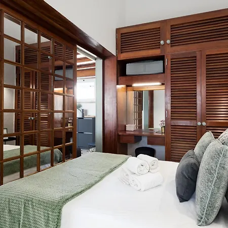 Marina Club - Sea Front - *