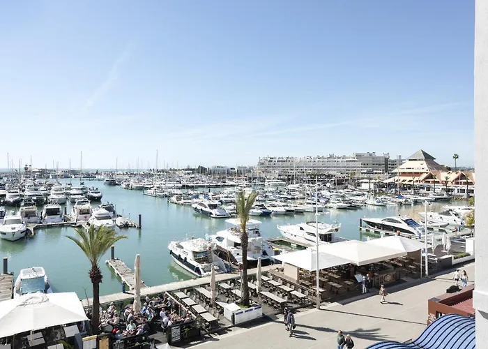 Marina Club - Sea Front - Apartamento *